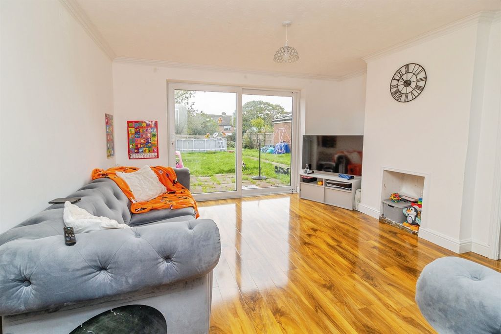 Property photo 3 of 17