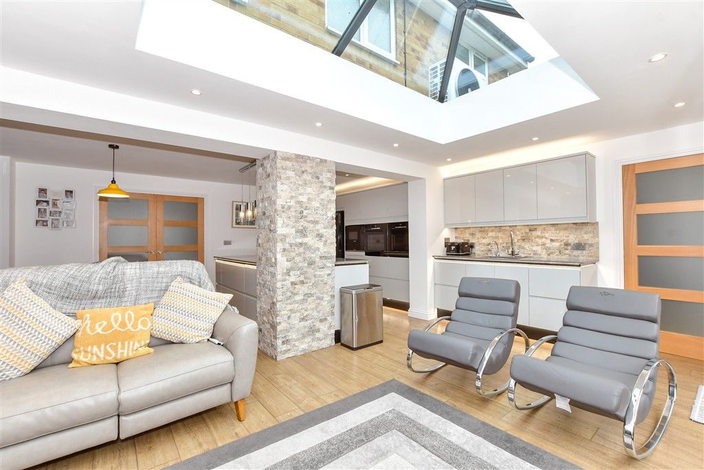 Property photo 3 of 14 Family Area