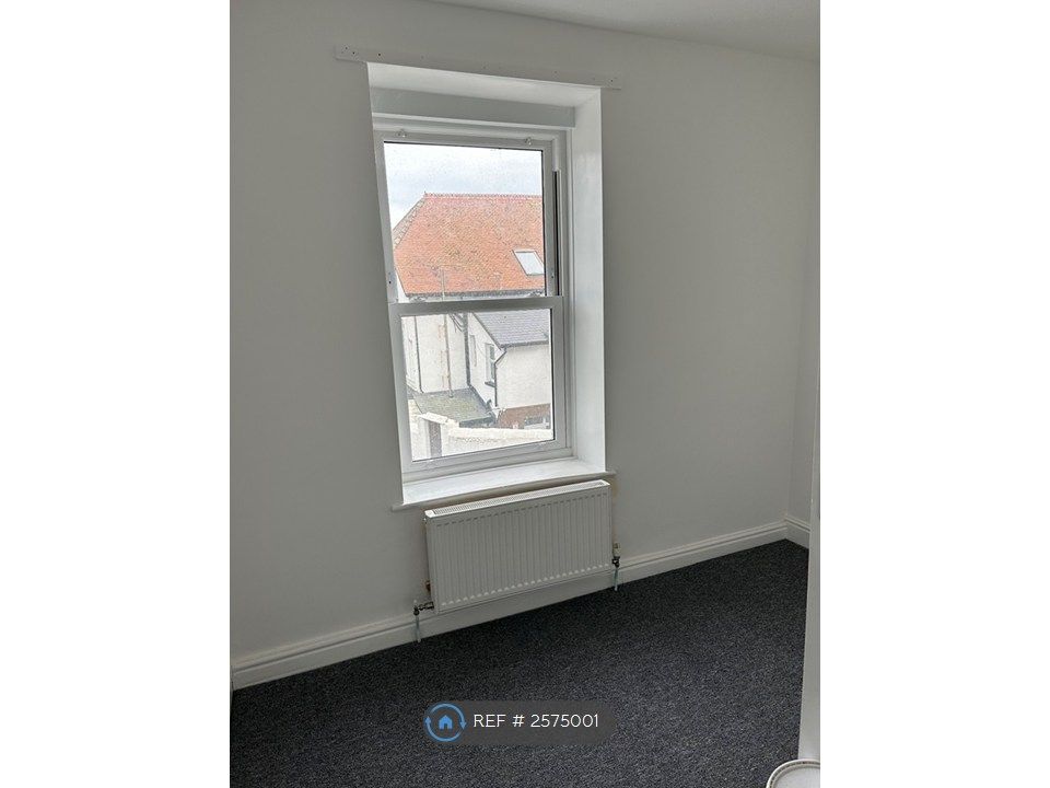 Property photo 3 of 33
