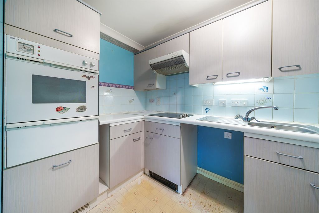 Property photo 2 of 12
