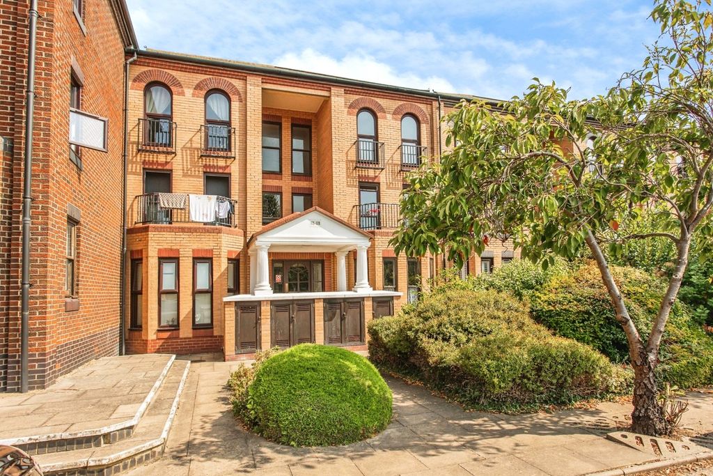 Property photo 1 of 12 Exterior