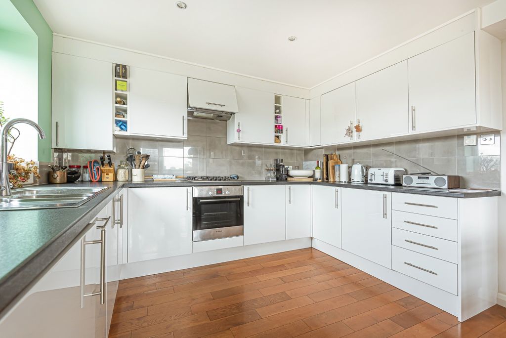 Property photo 2 of 8 546085 (3)