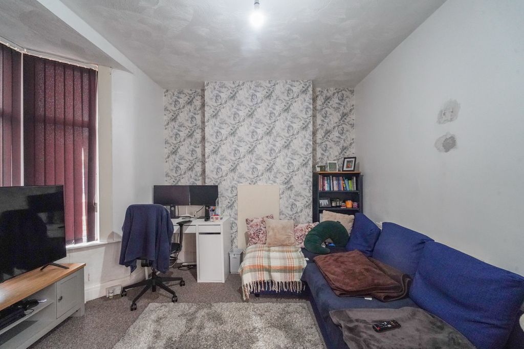 Property photo 2 of 24