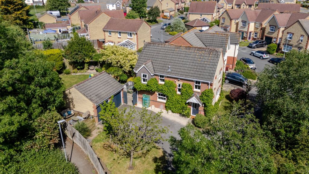 Property photo 2 of 41