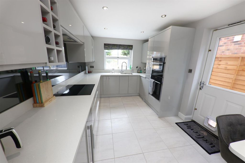 Property photo 3 of 21 Open Plan Dining Kitchen