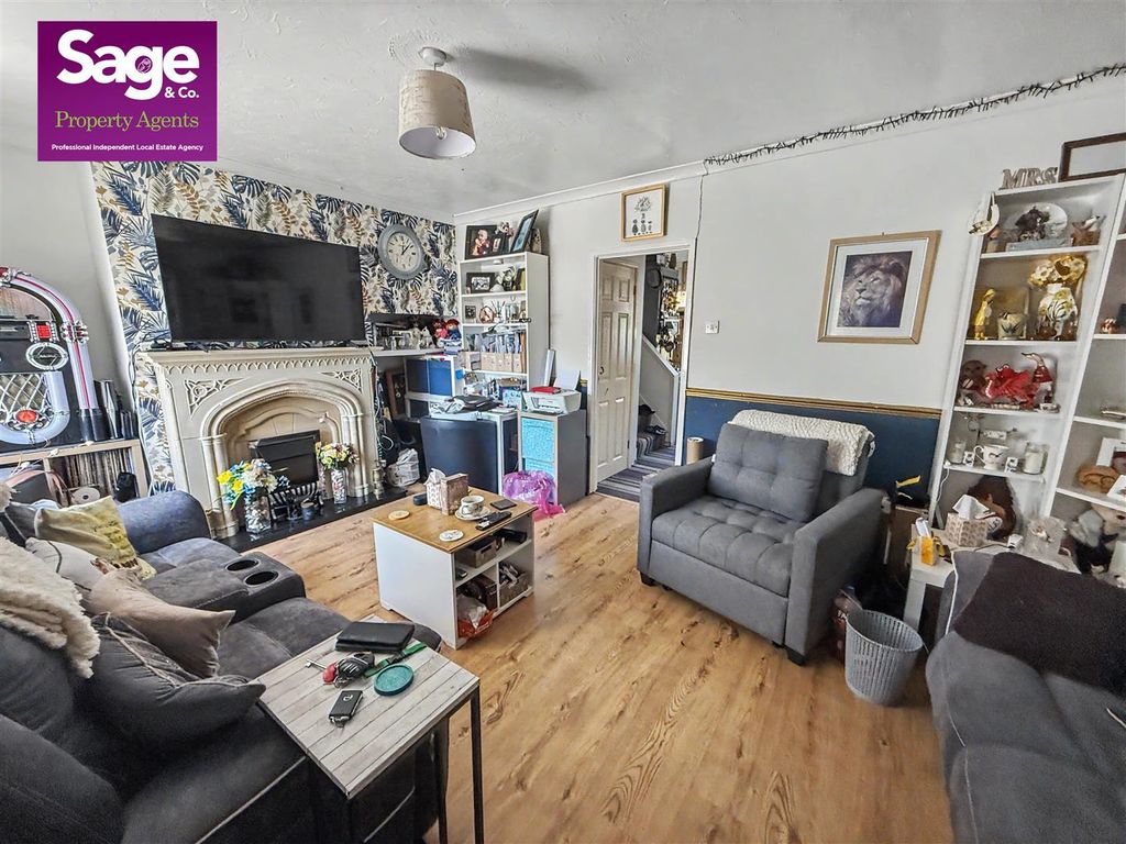 Property photo 2 of 21
