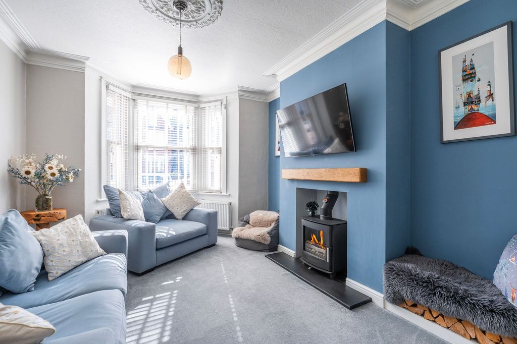 Property photo 3 of 22