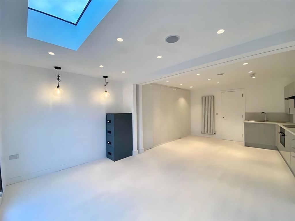 Property photo 2 of 11 Picture No. 01