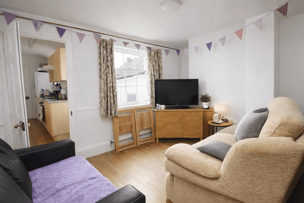 Property photo 2 of 9 Gallery