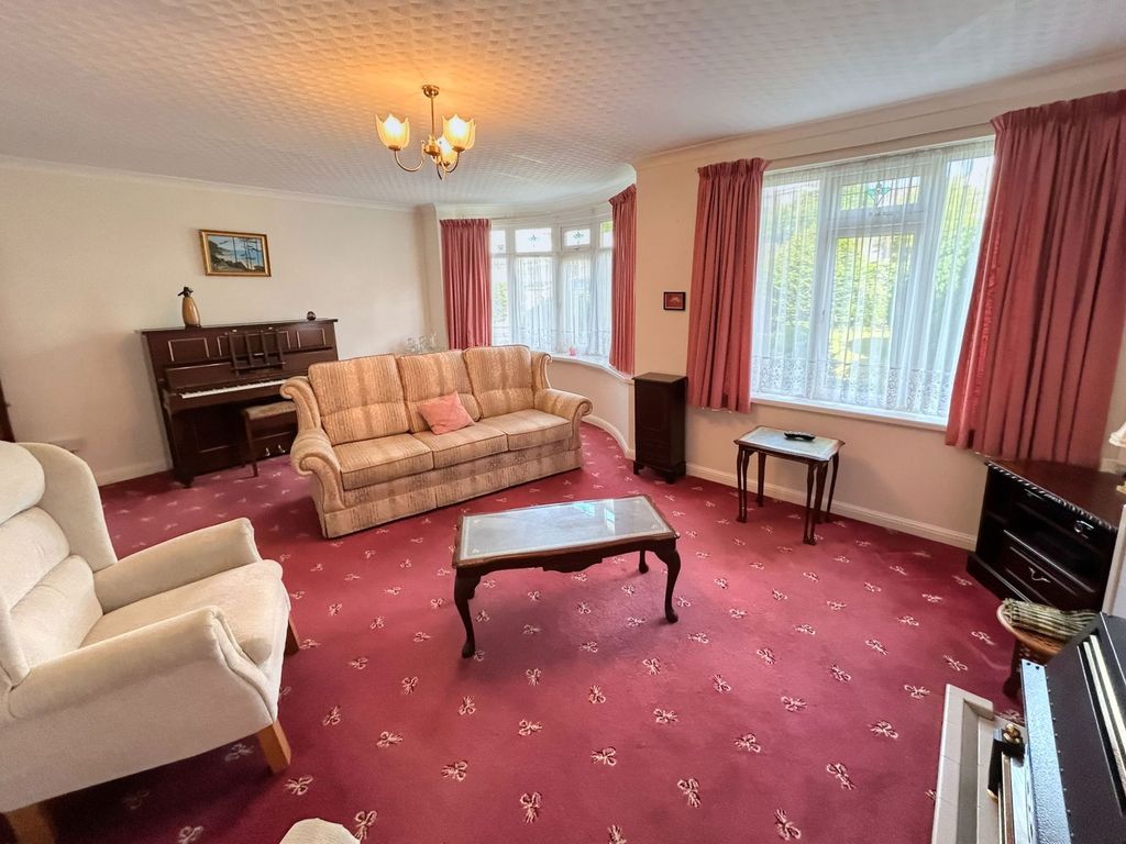 Property photo 3 of 32