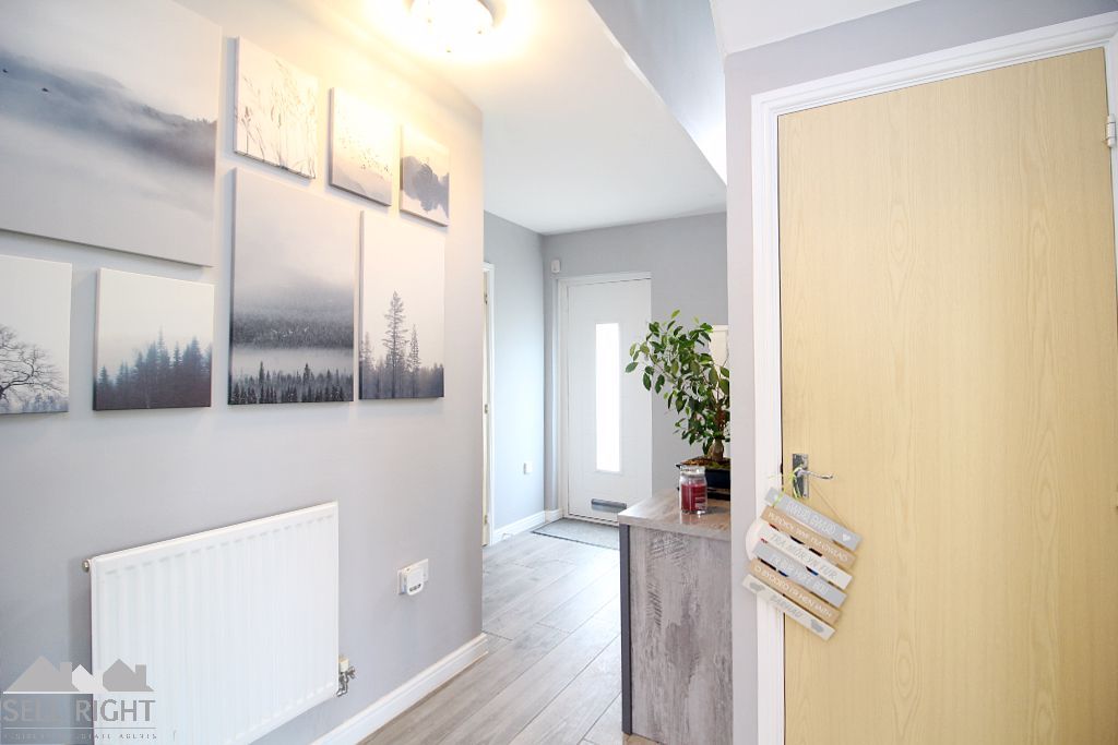 Property photo 2 of 26 Entrance Hallway