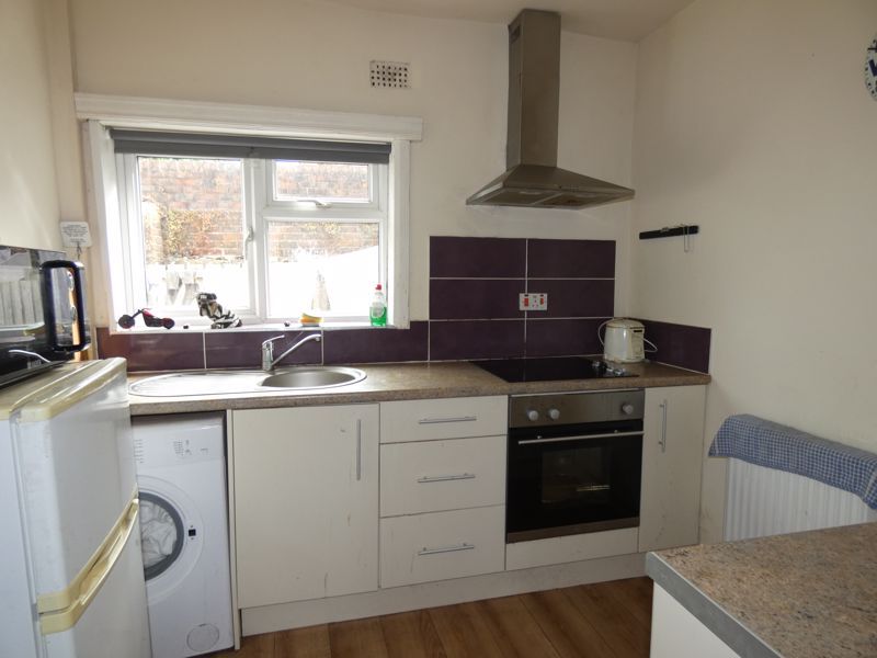 Property photo 3 of 12 Kitchen