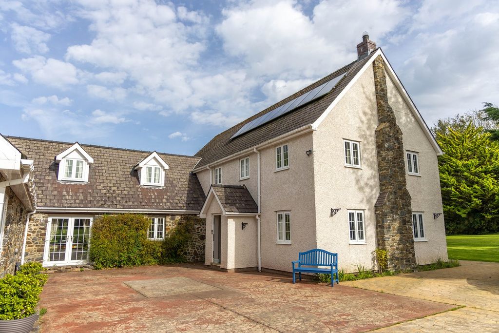 Property photo 1 of 54