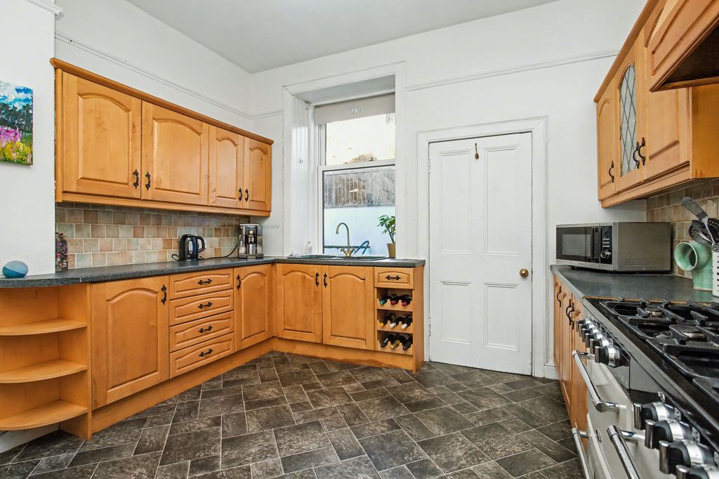 Property photo 3 of 13 Property Image 3