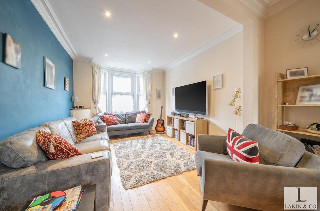 Property photo 2 of 13