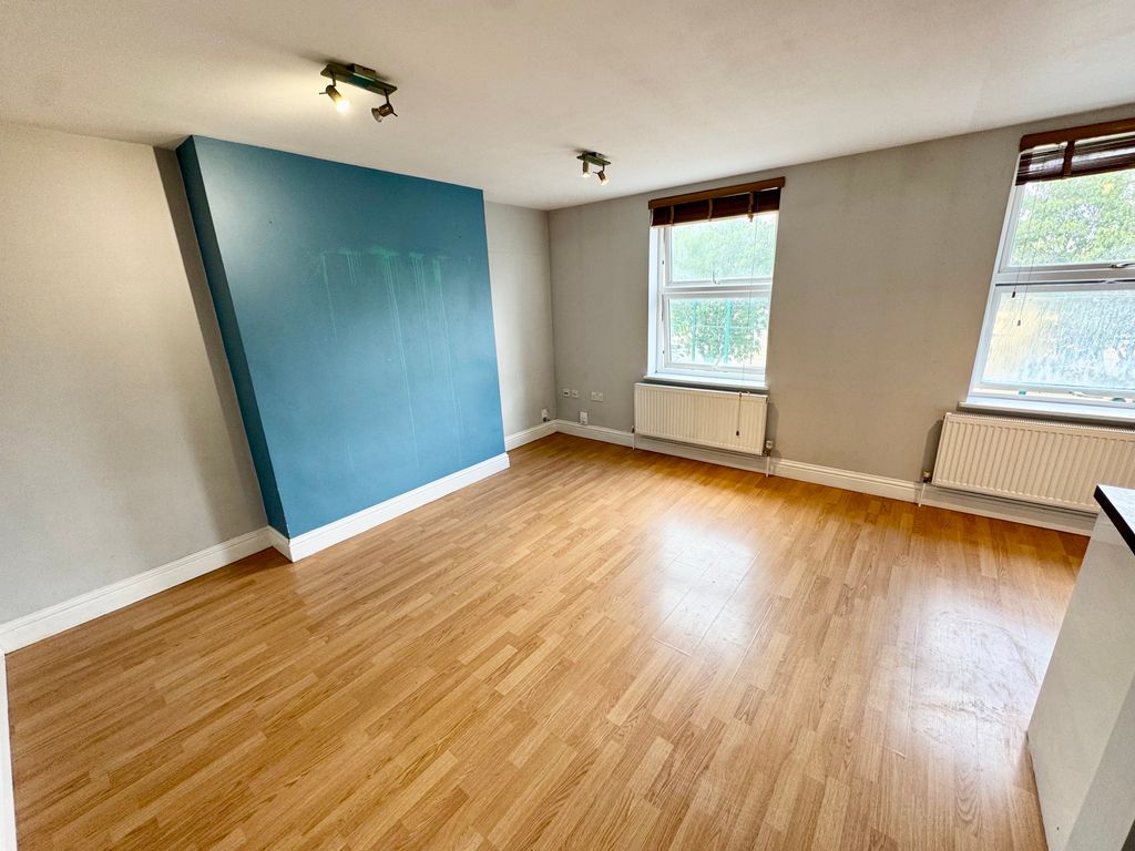Property photo 2 of 4 3_48 Woodbridge Road - Living Room