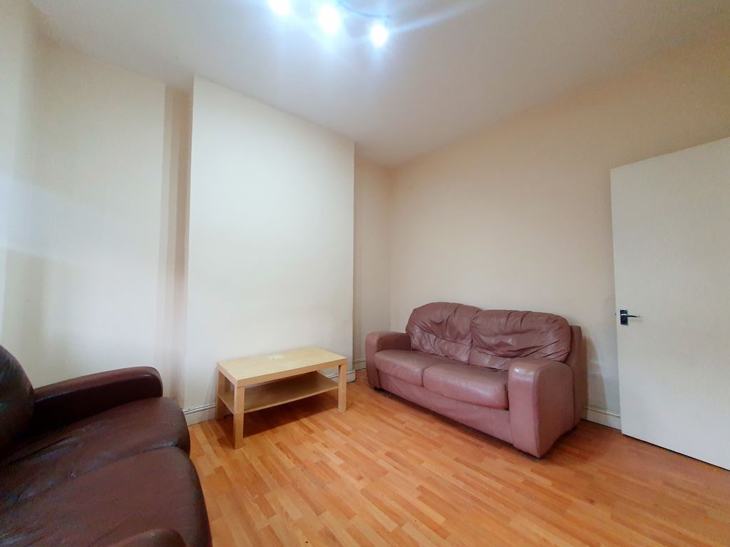 Property photo 3 of 21 Gallery