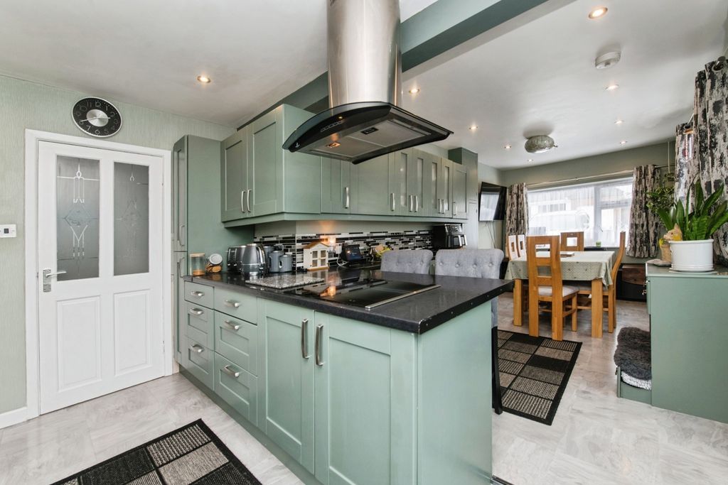 Property photo 2 of 17 Pbox-Img.Jpg