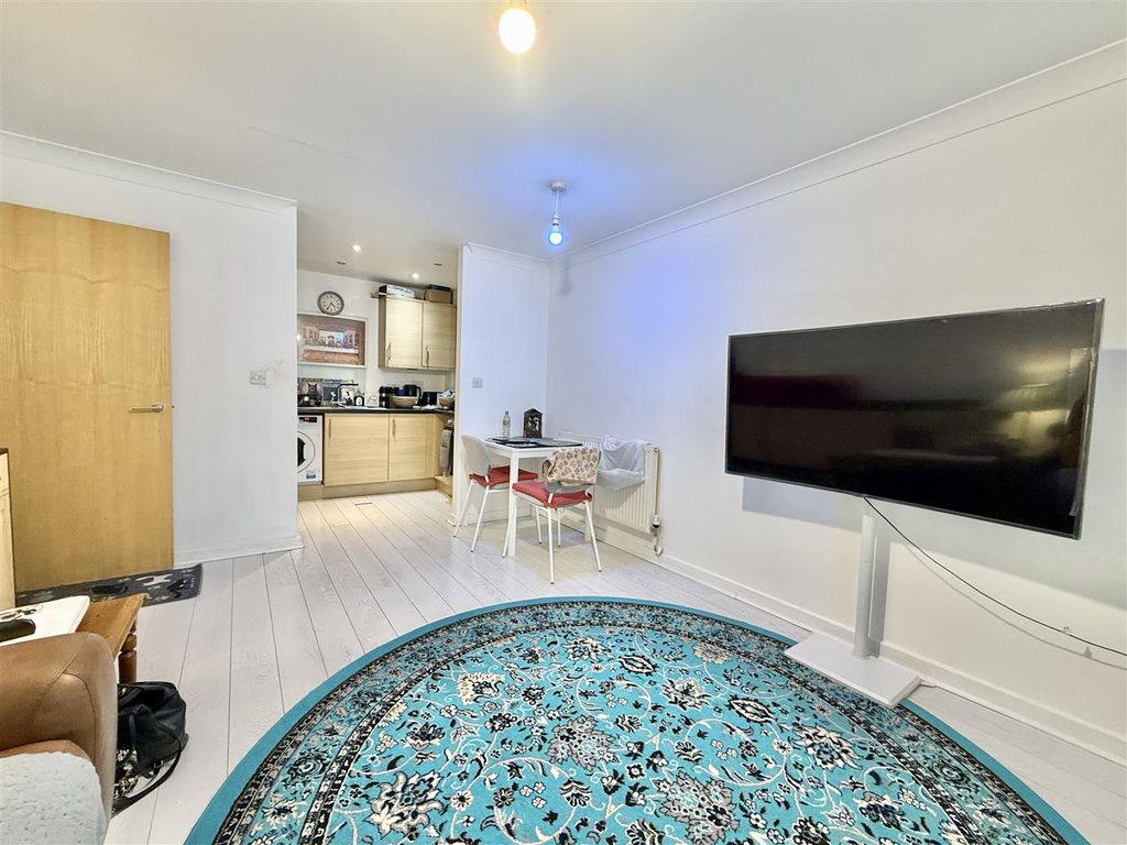 Property photo 3 of 8 Img_5377.Jpg