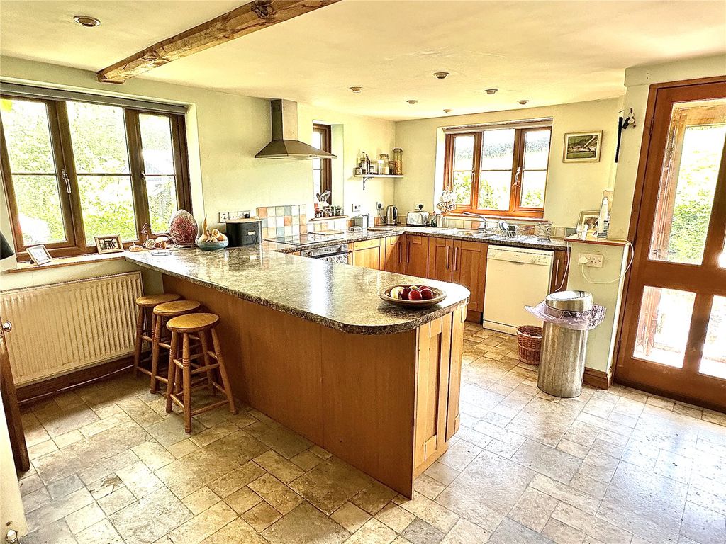 Property photo 3 of 19 Picture No. 05