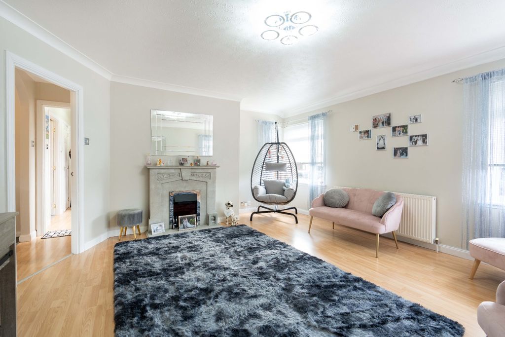 Property photo 2 of 29 5027323