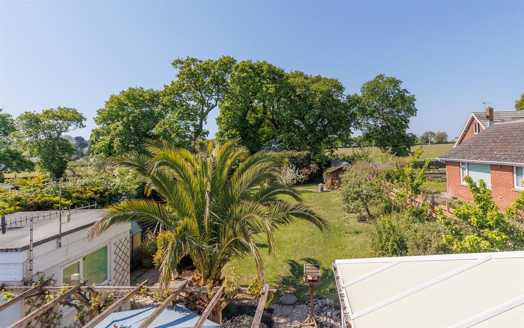 Property photo 2 of 33 33.Jpg