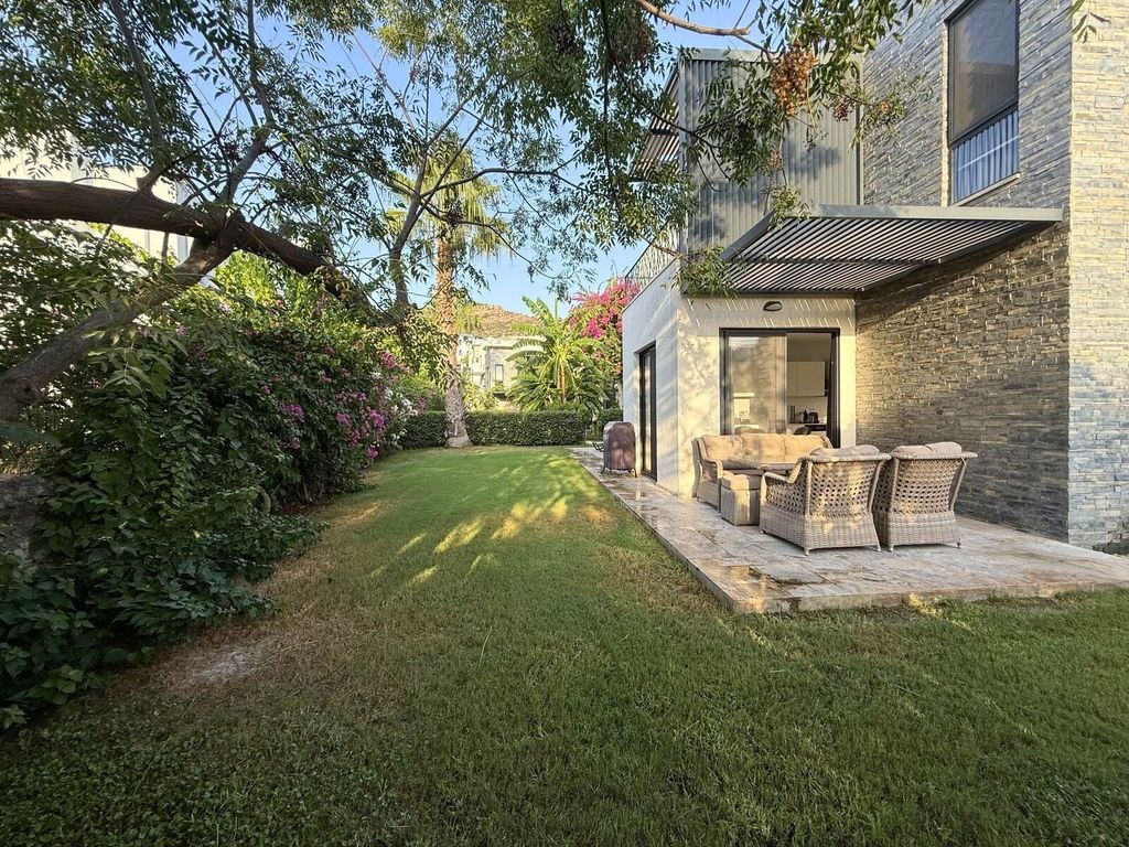 Property photo 2 of 21 Alluring Garden Apartment In Bodrum For Sale - Private Garden