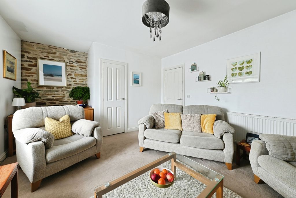 Property photo 2 of 19 Pbox-Img.Jpg