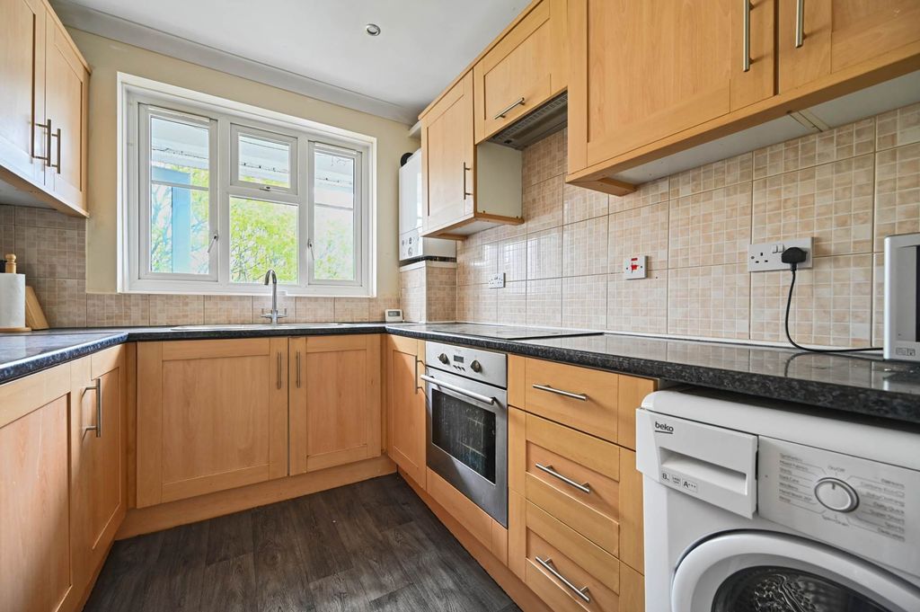 Property photo 3 of 8