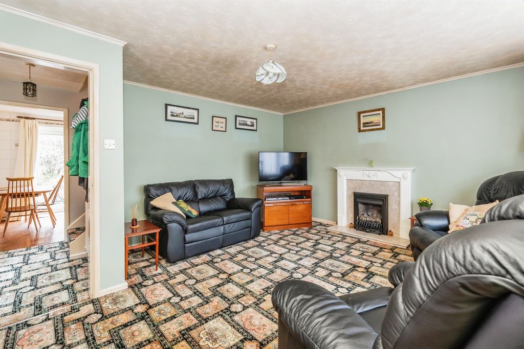 Property photo 3 of 14