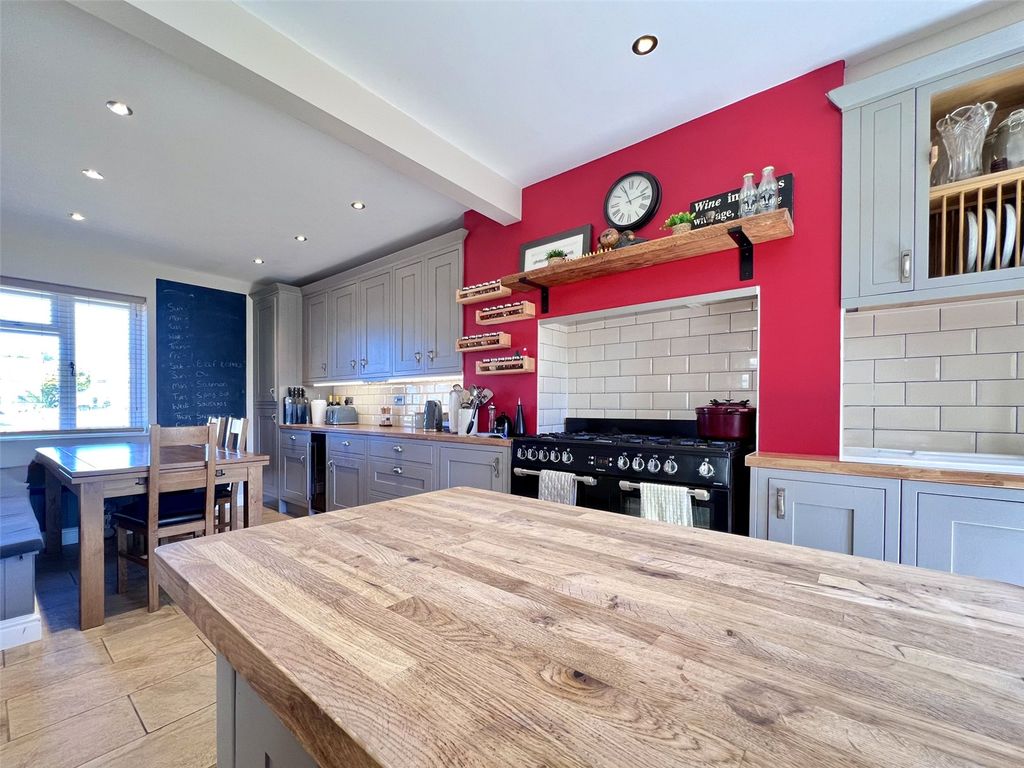 Property photo 2 of 17 Picture No. 09