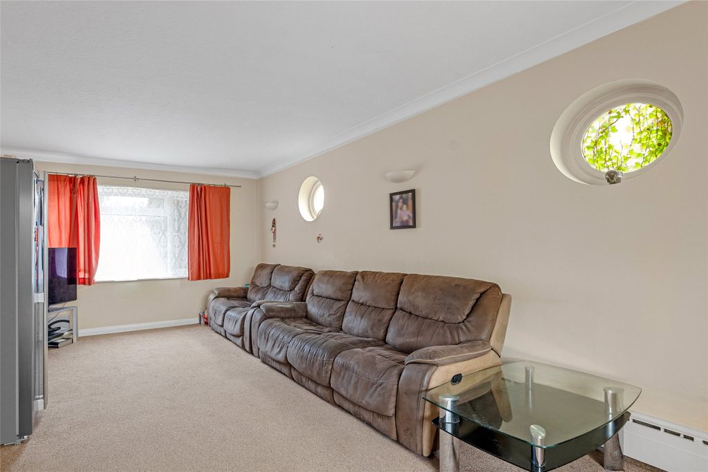 Property photo 3 of 19 Picture No. 18