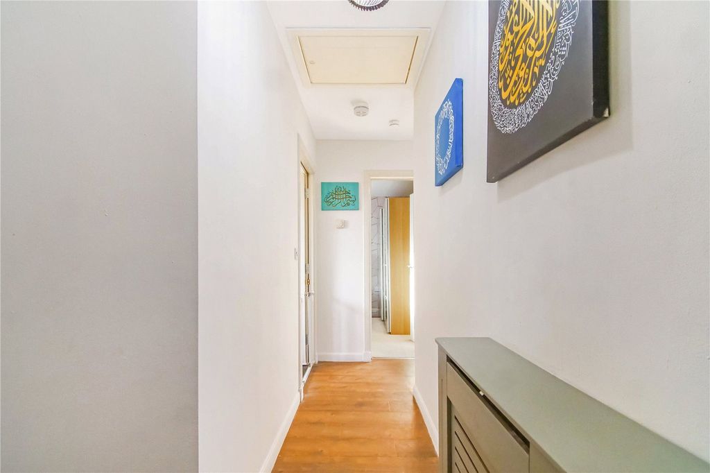 Property photo 2 of 12 Picture No. 24