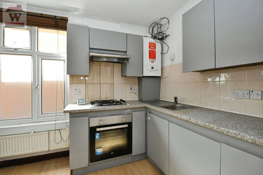 Property photo 2 of 6