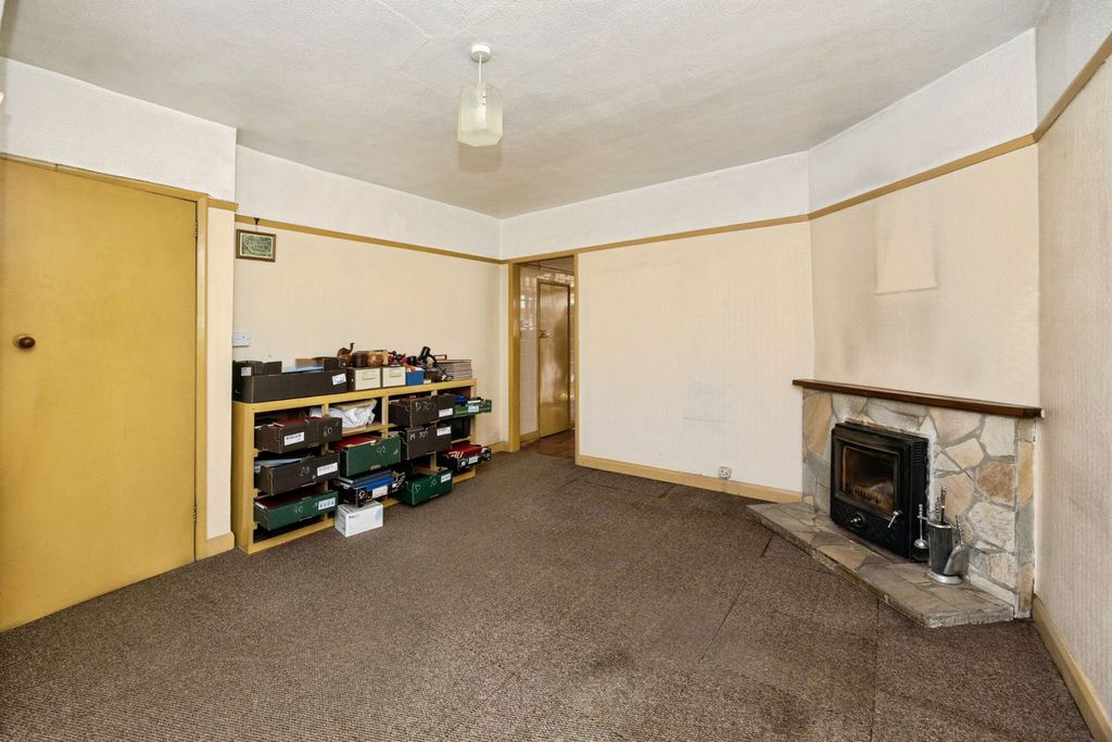 Property photo 2 of 21