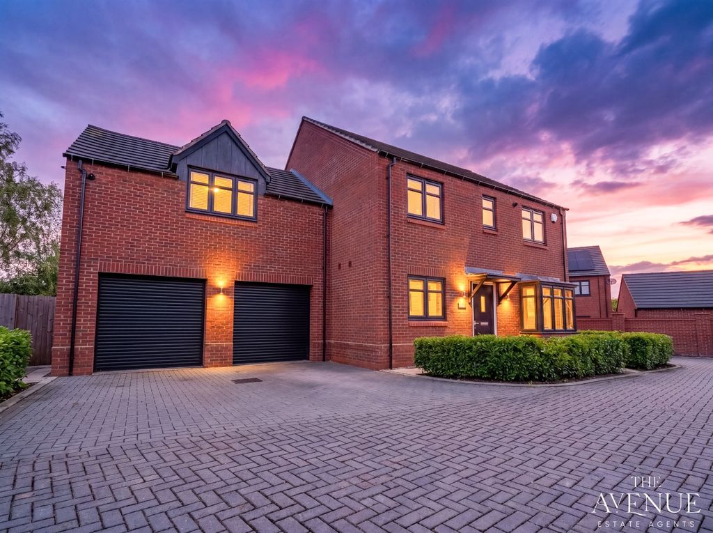 Property photo 1 of 48 5168600
