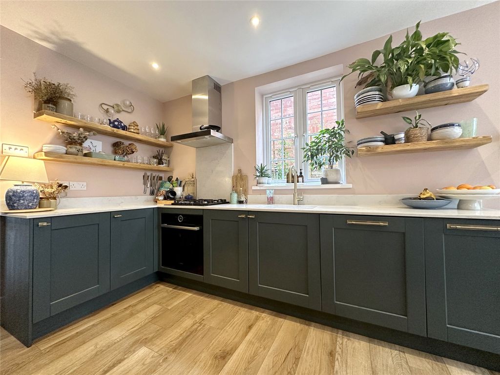 Property photo 3 of 18 Kitchen