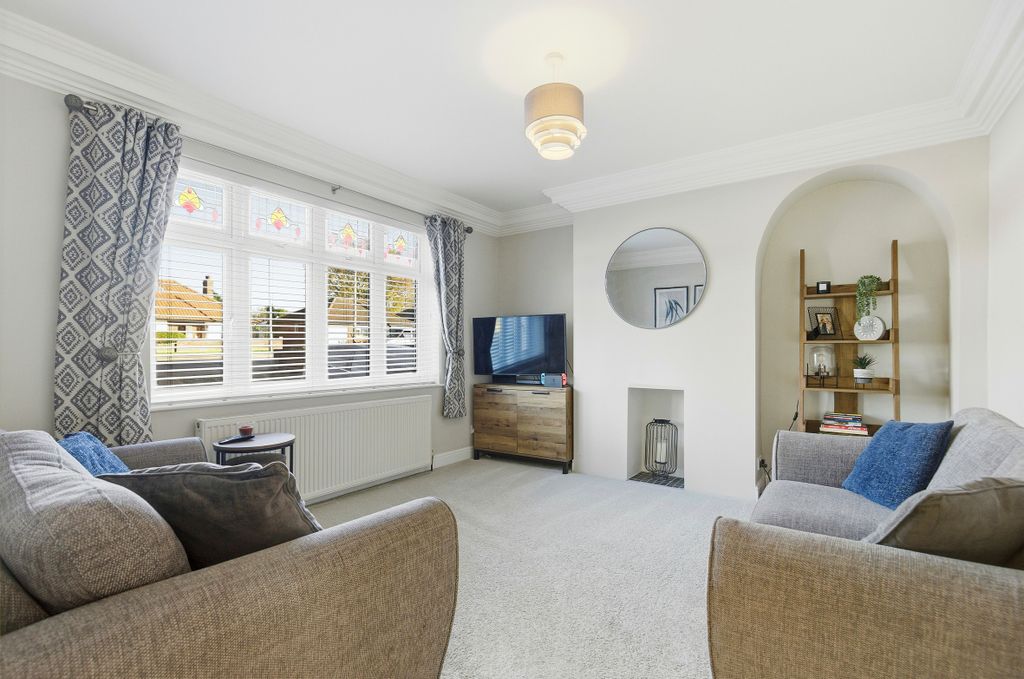 Property photo 2 of 25