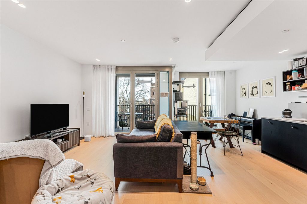 Property photo 2 of 22 Reception Room