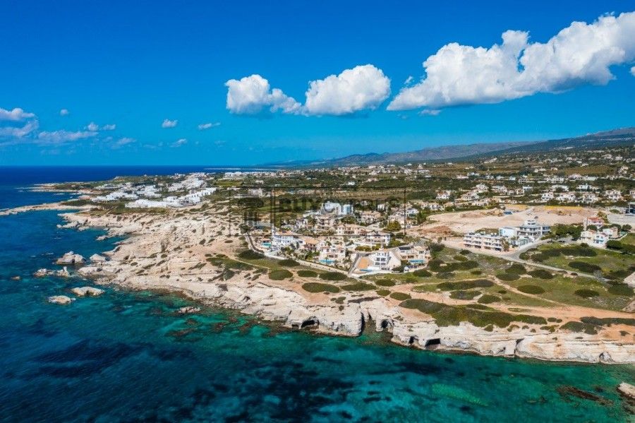 Property photo 3 of 28