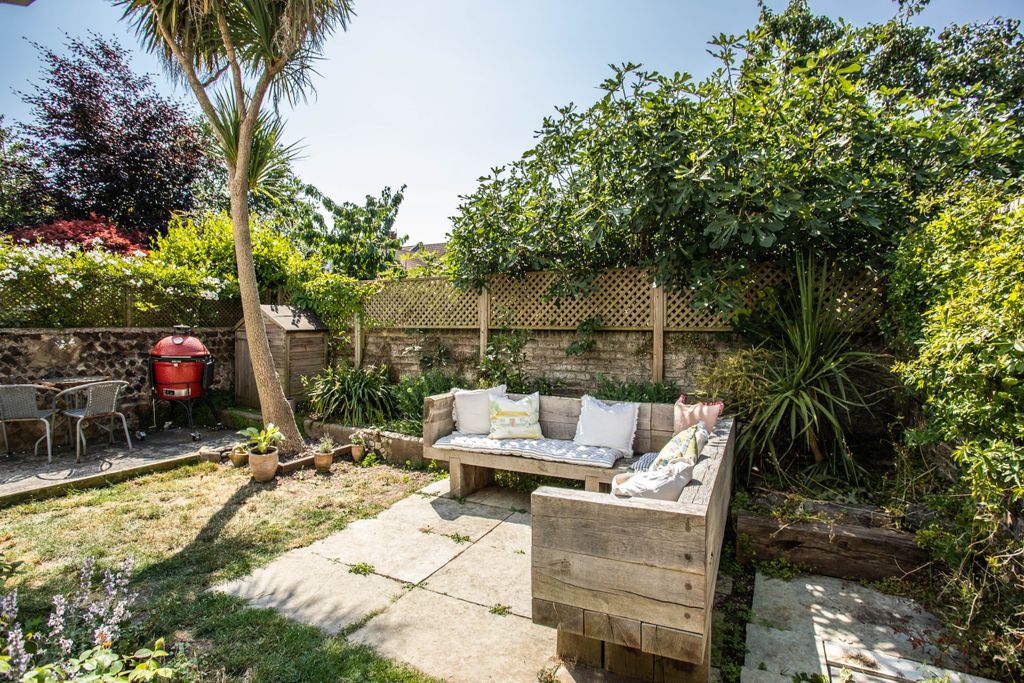 Property photo 1 of 21 24