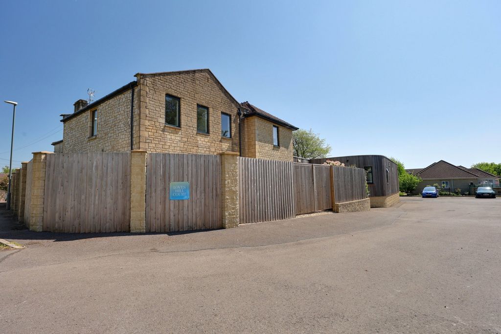 Property photo 1 of 47
