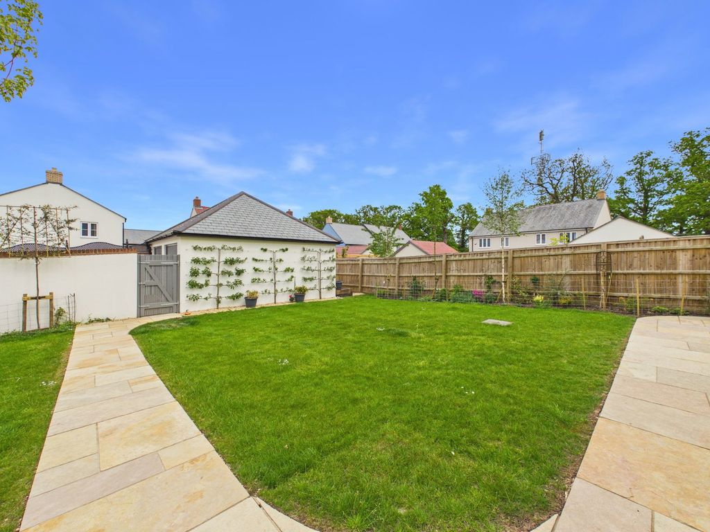 Property photo 3 of 20