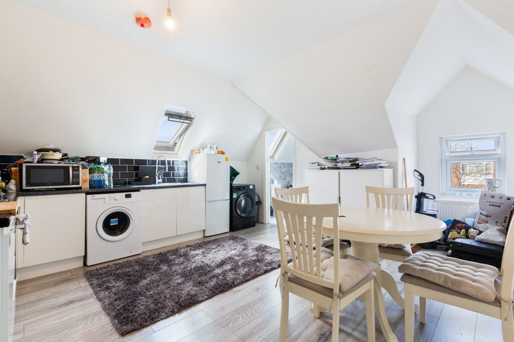 Property photo 1 of 5 2 Bed Flat For Sale