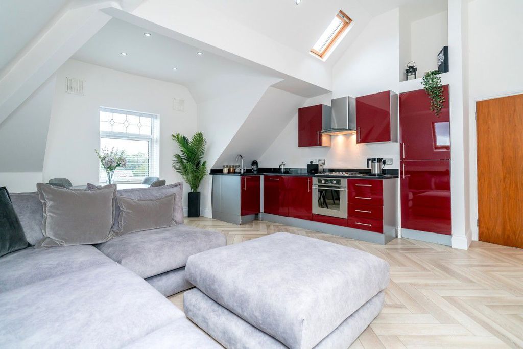 Property photo 2 of 22