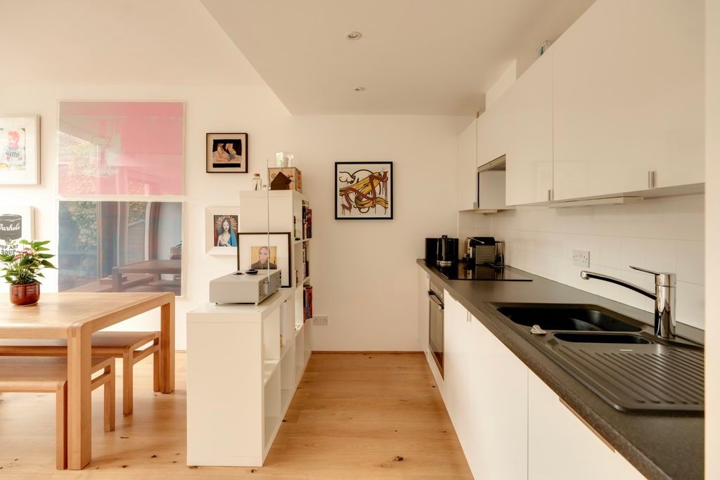 Property photo 3 of 18 Kitchen