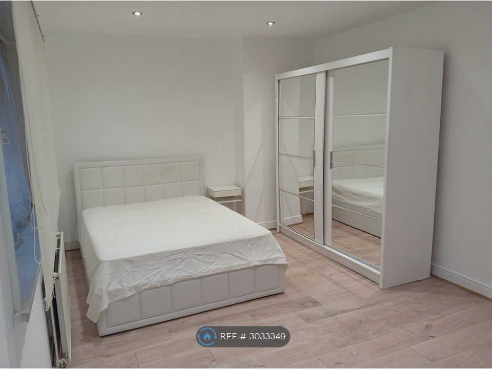 Property photo 1 of 12 Master Bedroom