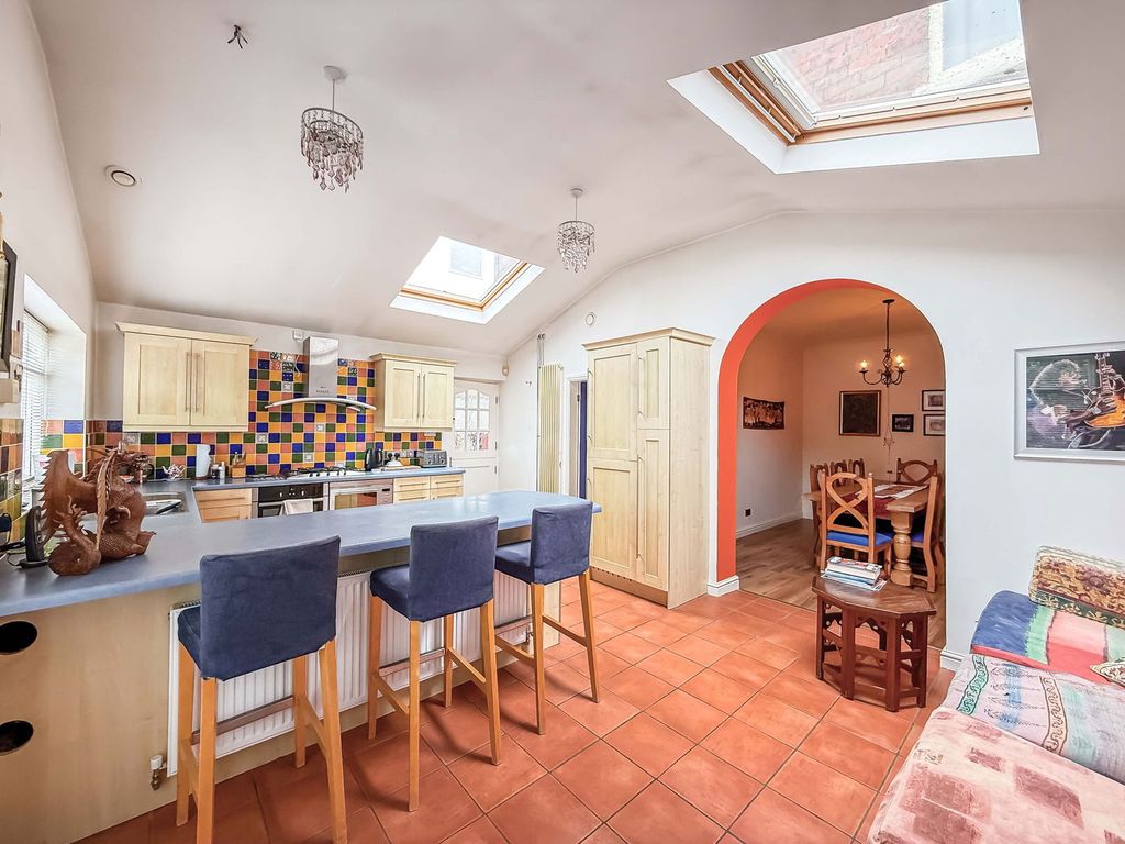 Property photo 2 of 19