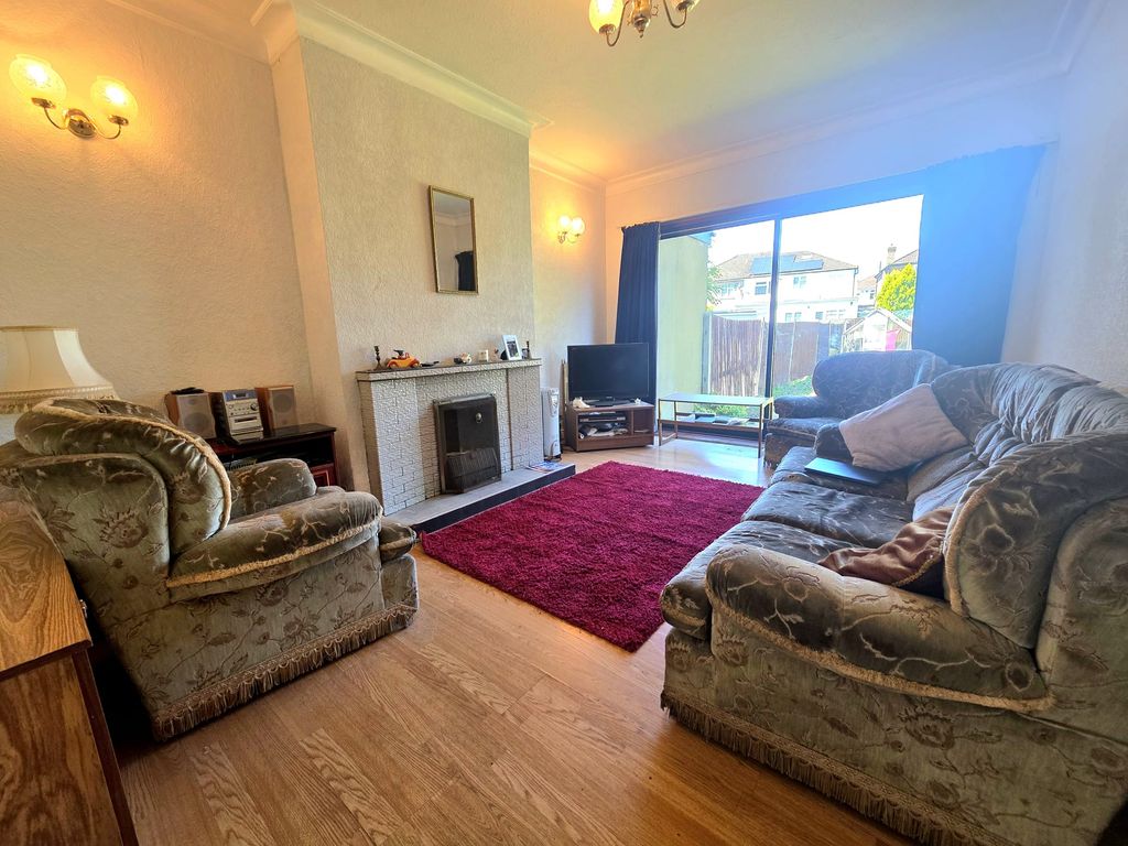 Property photo 3 of 14 7
