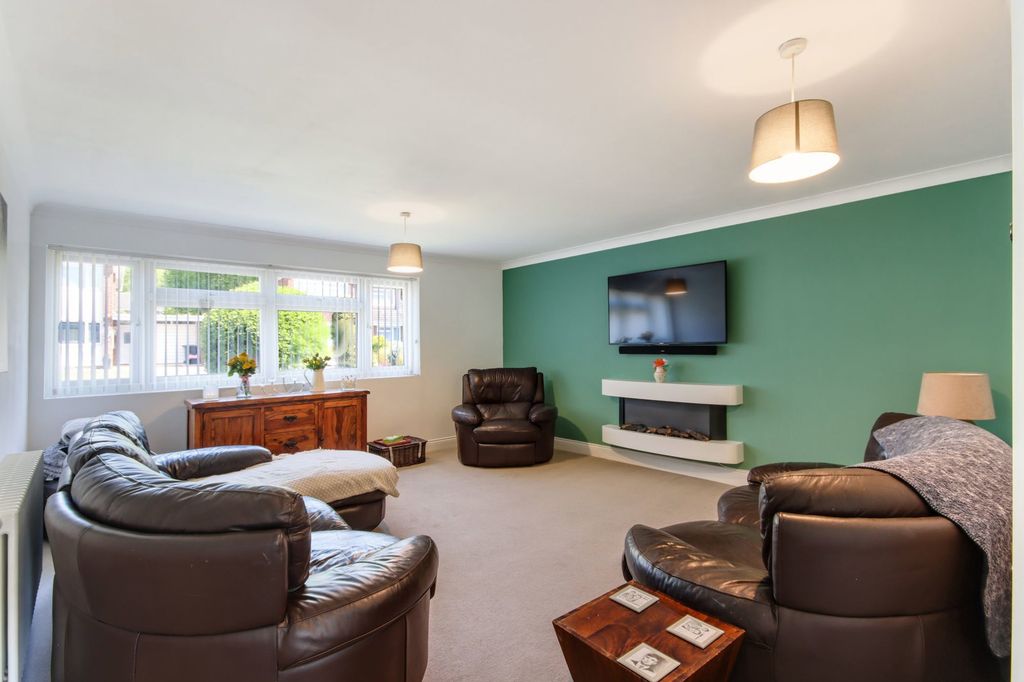 Property photo 2 of 22